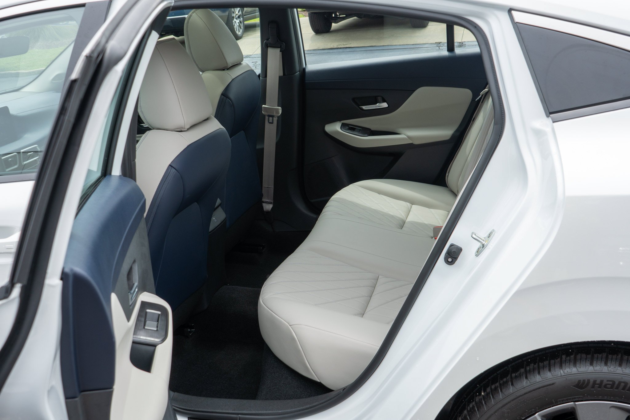 Used 2026 Aspen White Tricoat Nissan SL image 31