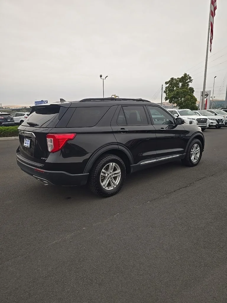 Certified Used 2023 Black Metallic Ford XLT image 3