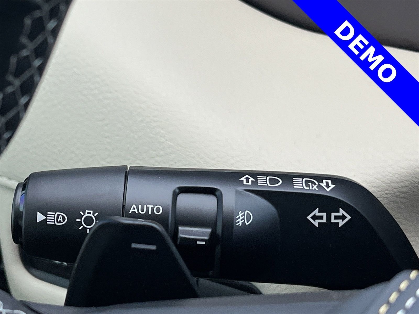 2025 Nissan Armada Platinum Reserve - Photo 14