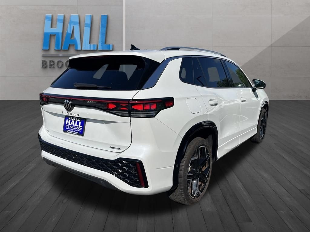 2025 Volkswagen Tiguan SEL R-LINE - Photo 6
