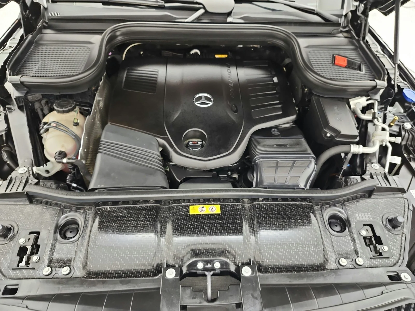 Certified Used 2024 Black Mercedes-Benz GLE 450 4MATIC® SUV image 17