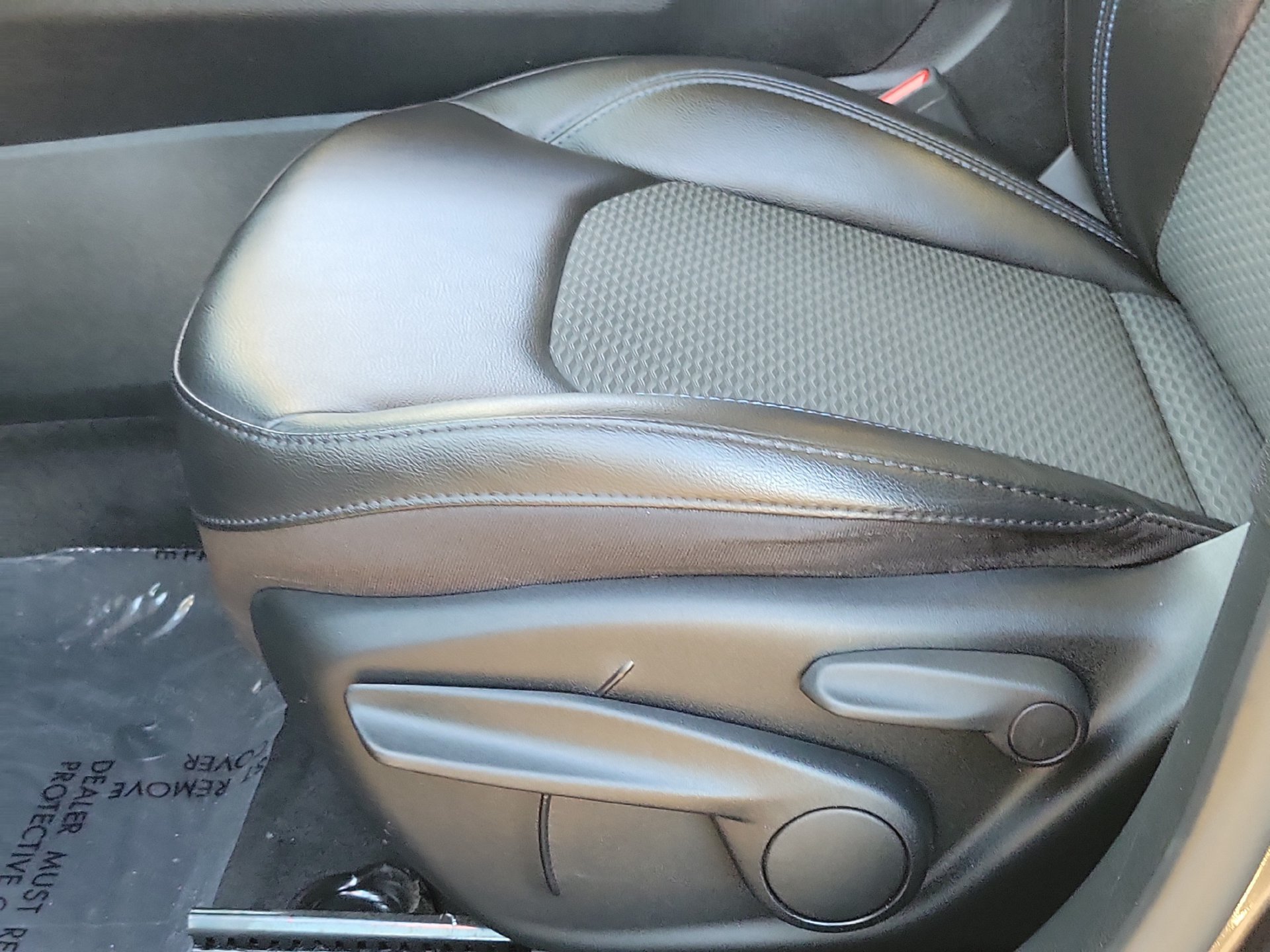 Certified Used 2022 Gray Jeep Latitude image 17
