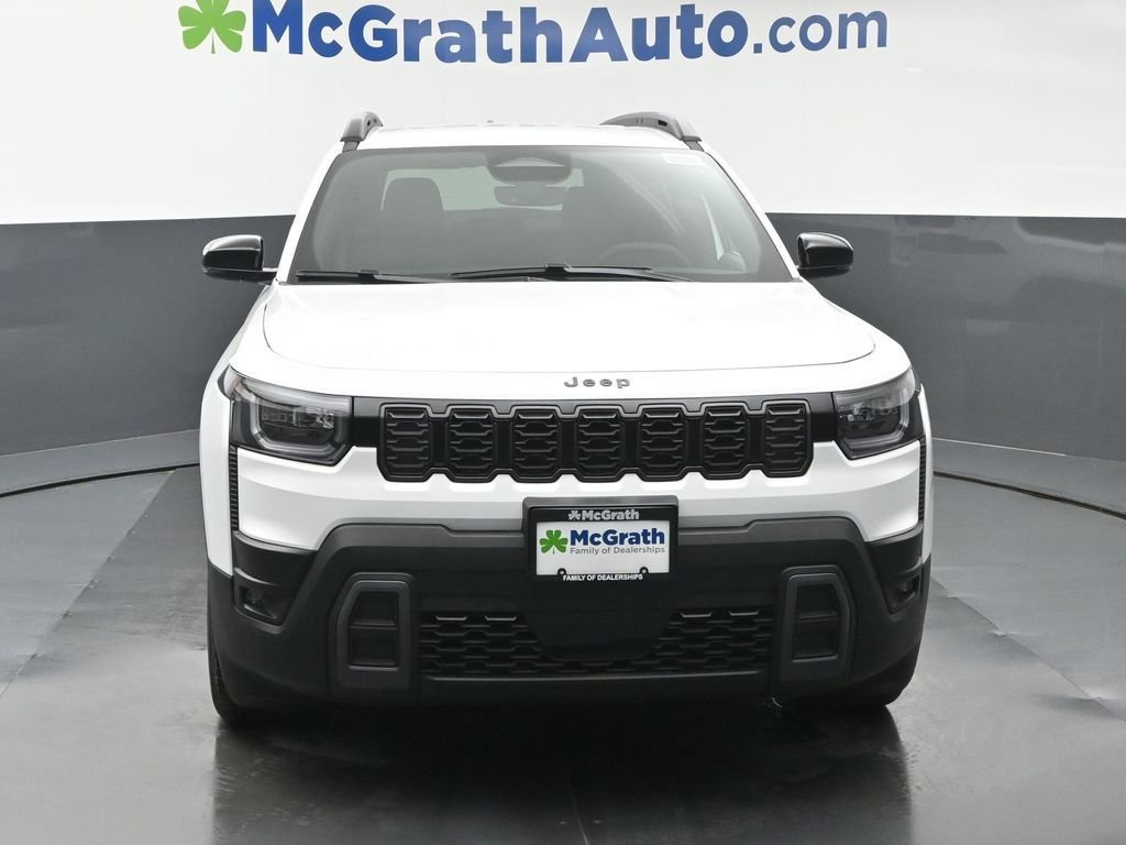 New 2026 Bright White Clear-Coat Exterior Paint Jeep Limited image 4