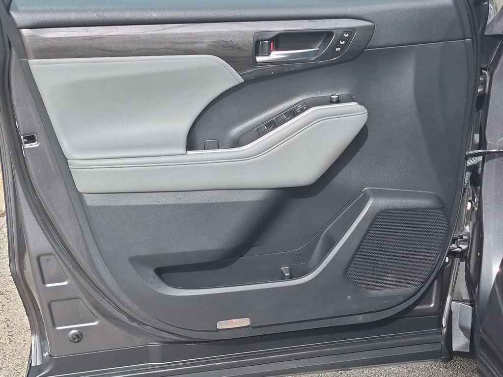 Used 2021 Gray Toyota Platinum image 26