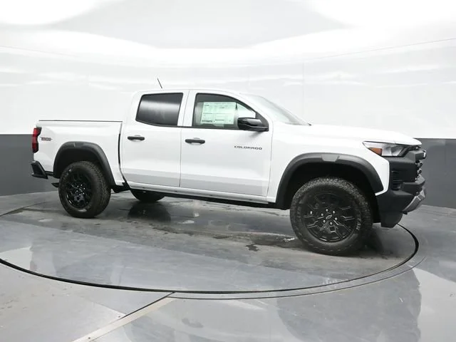 New 2026 Summit White Chevrolet Trail Boss image 7