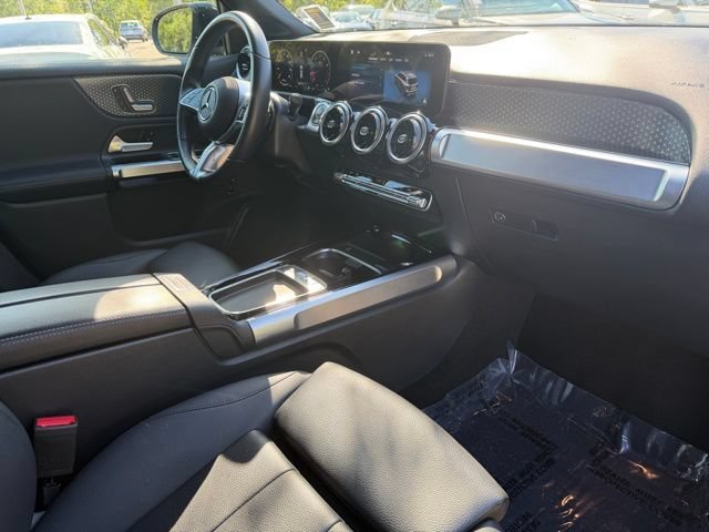 Used 2025  Mercedes-Benz GLB 250 image 11