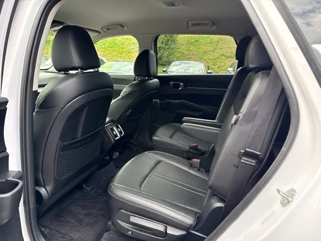Used 2025  Kia X-Line EX image 19