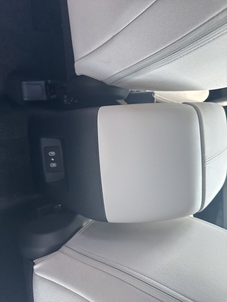 New 2026 White Hyundai SE image 27