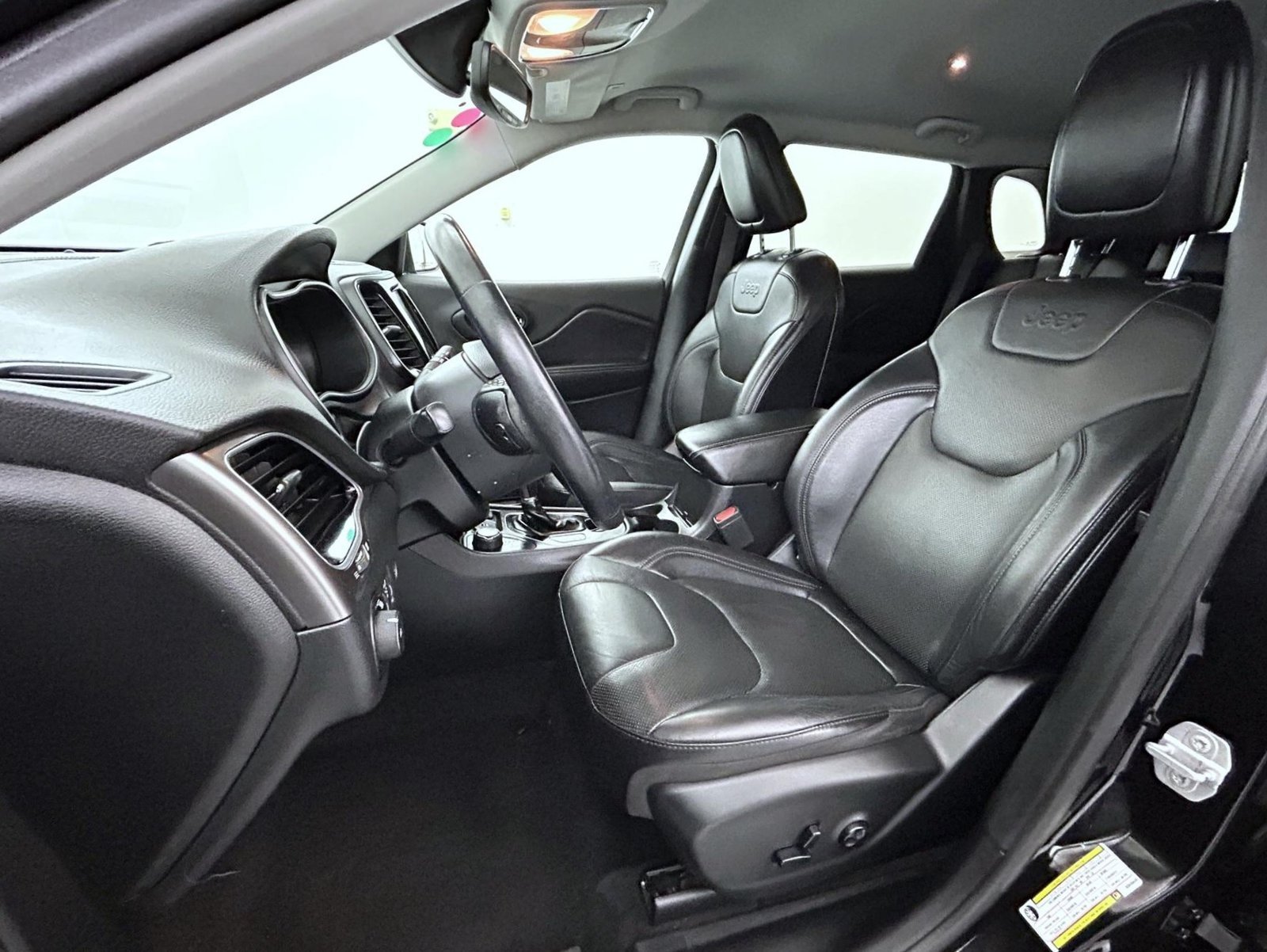Used 2019 Black Jeep Limited image 10