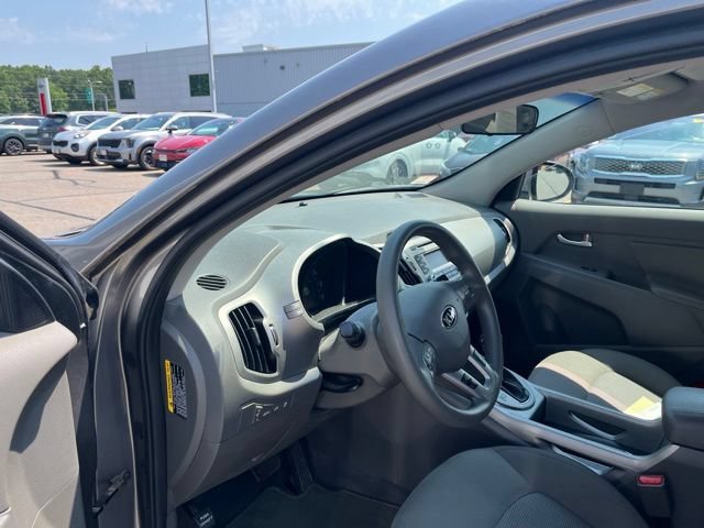 Used 2016 Mineral Silver Kia LX image 11