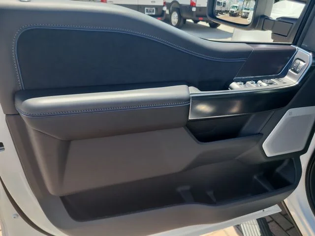 New 2026 White Metallic Ford Platinum image 17