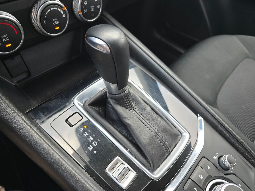 Used 2022 White Mazda 2.5 S image 27