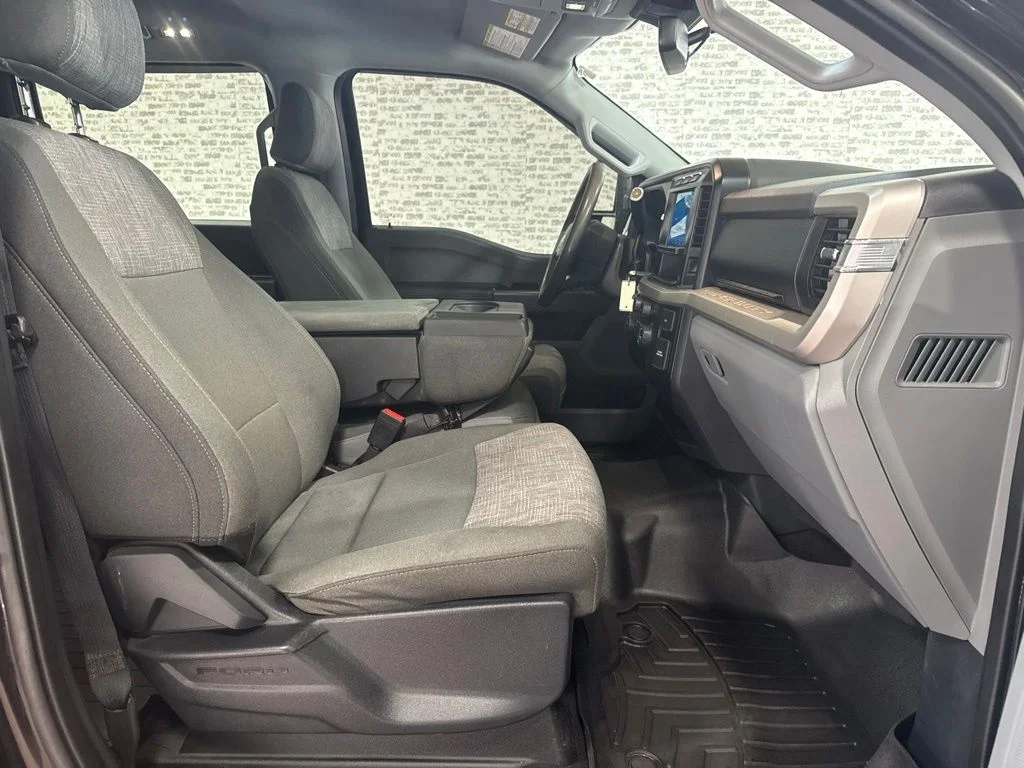 Used 2023 Agate Black Metallic Ford XLT image 10