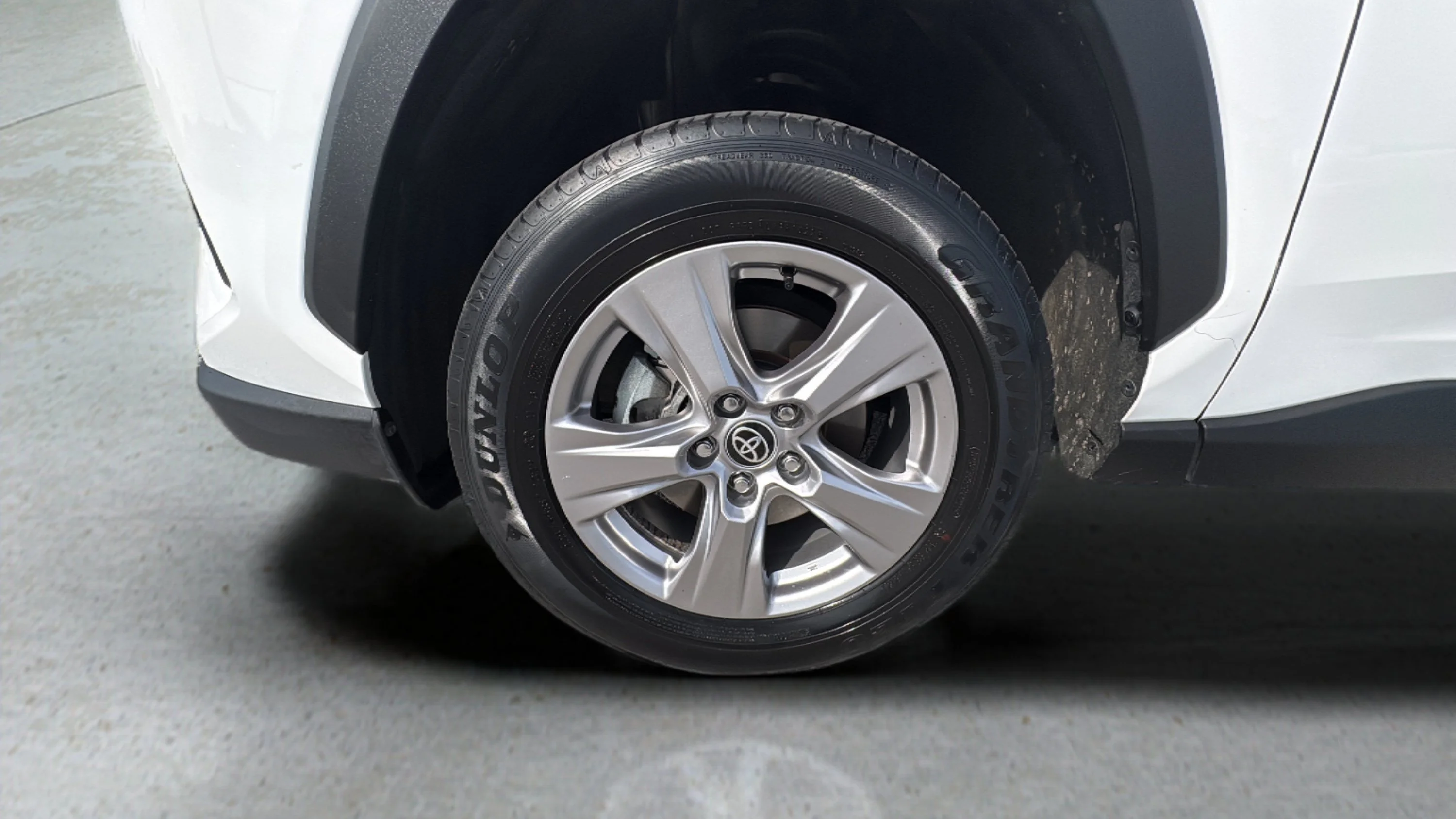Used 2023 Ice Cap Toyota XLE image 15