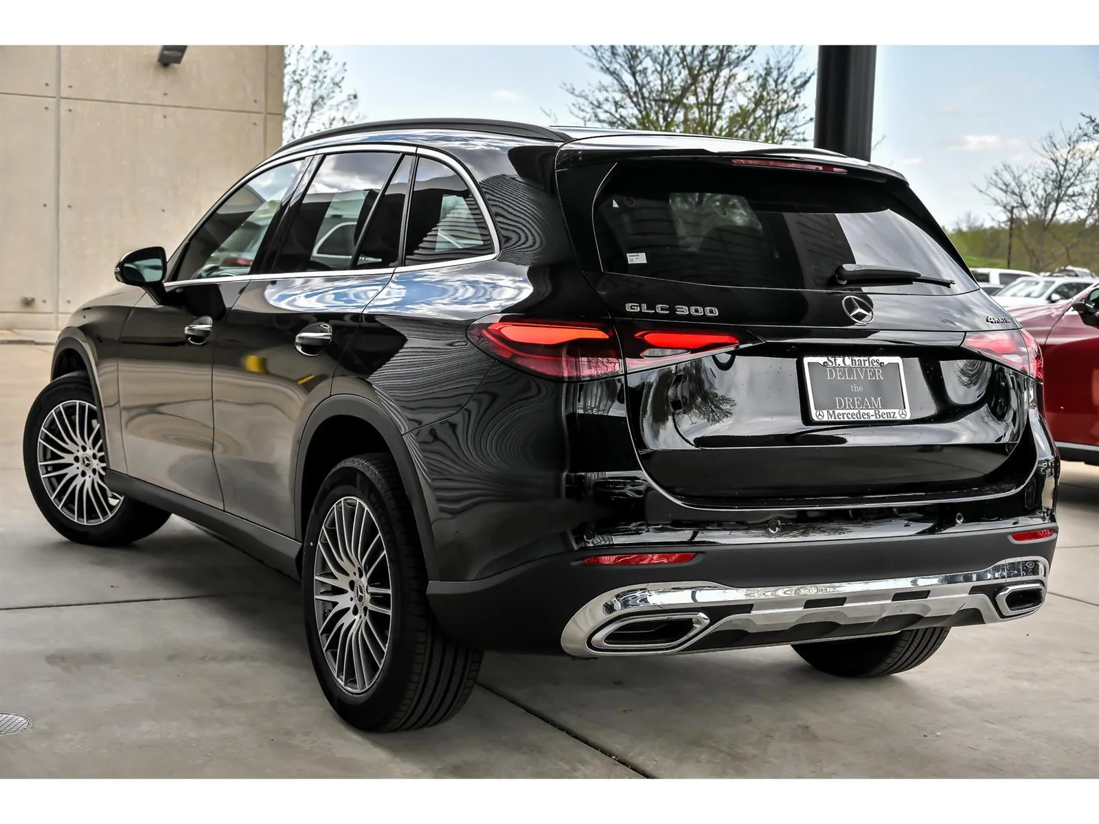 New 2026 Black Mercedes-Benz GLC 300 image 4