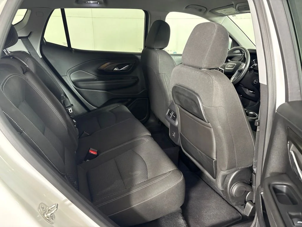 Used 2024 White GMC SLE image 22