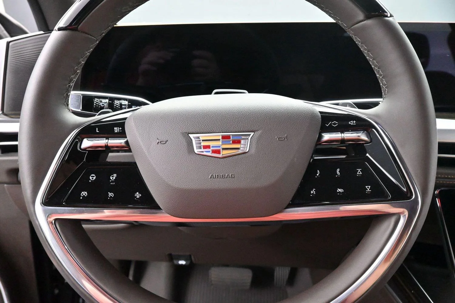 Certified Used 2025 Black Raven Cadillac Premium Luxury image 19