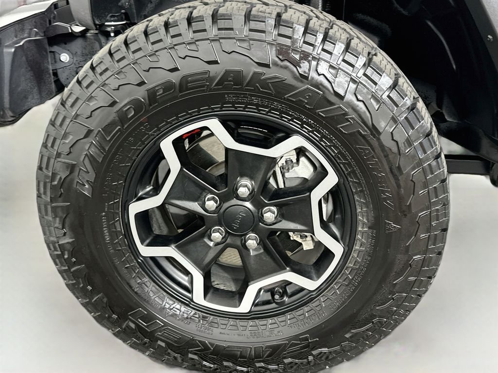 Used 2023 Sting-Gray Clearcoat Jeep Rubicon image 32