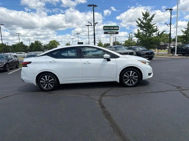 Used 2024 White Nissan 1.6 SV image 5