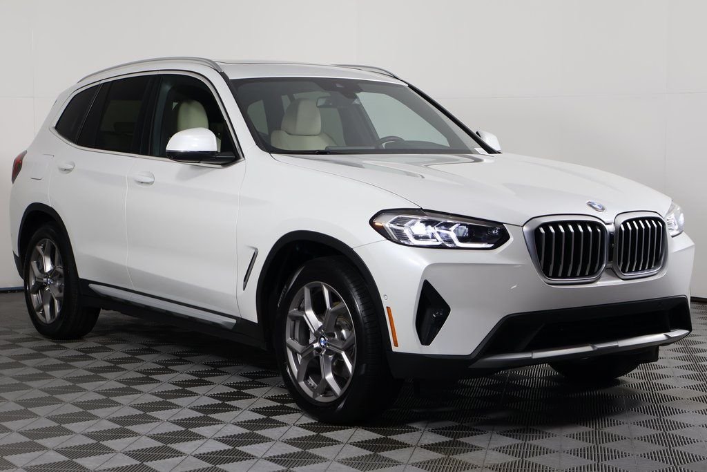 Used 2023 Mineral White Metallic BMW xDrive30i image 3