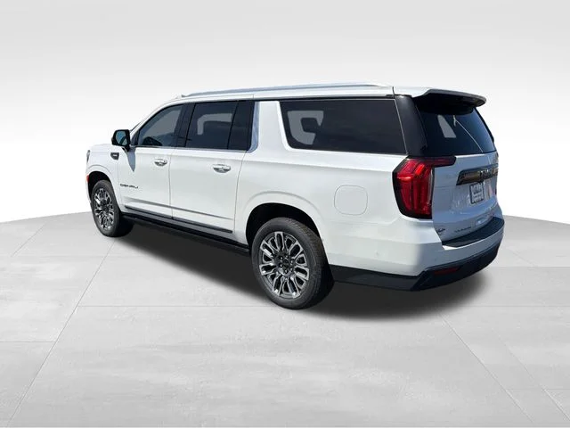 Used 2024 White Frost Tricoat GMC Denali Ultimate image 3
