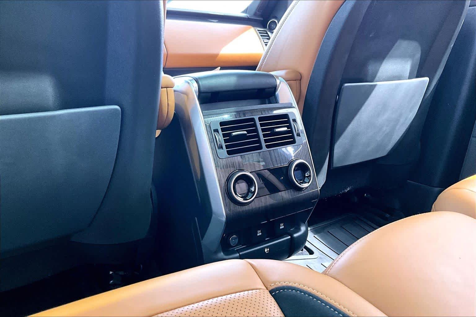 Used 2019 Borealis Black Metallic Land Rover Dynamic image 34