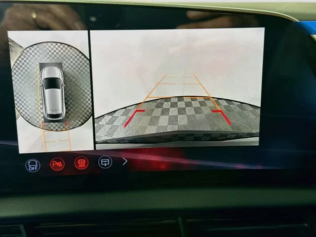 2027 Cadillac OPTIQ V-Series - Photo 17
