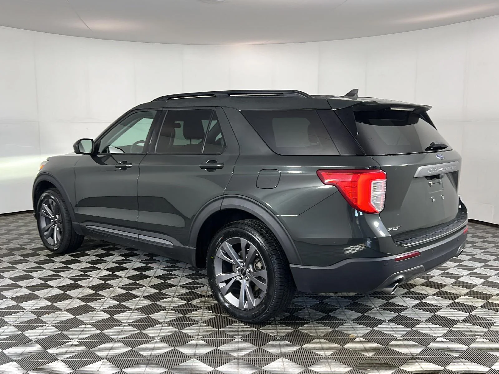 Used 2022 Forged Green Ford XLT image 9