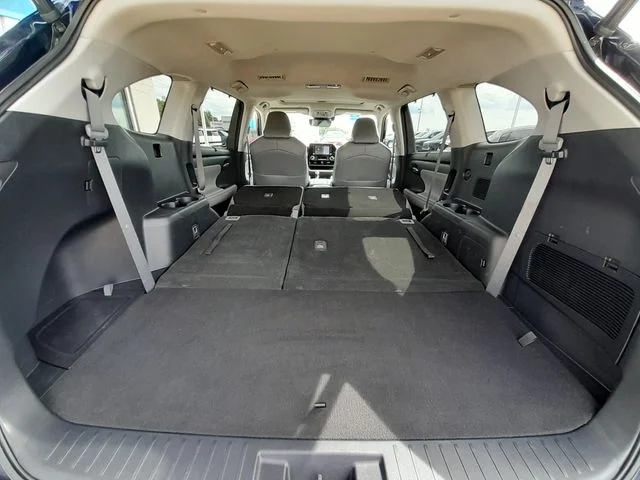 Used 2021  Toyota XLE image 55