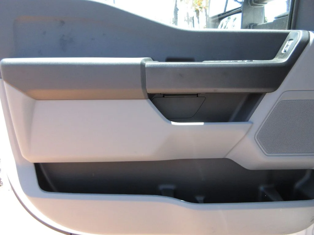 New 2026 Oxford White Ford XL image 9