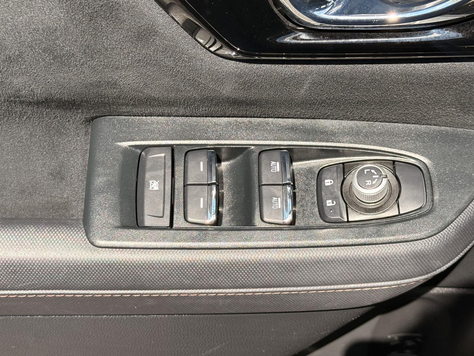 Used 2025 Autumn Green Metallic Subaru Touring image 13
