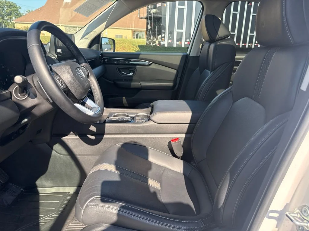 Used 2023  Honda Touring image 9