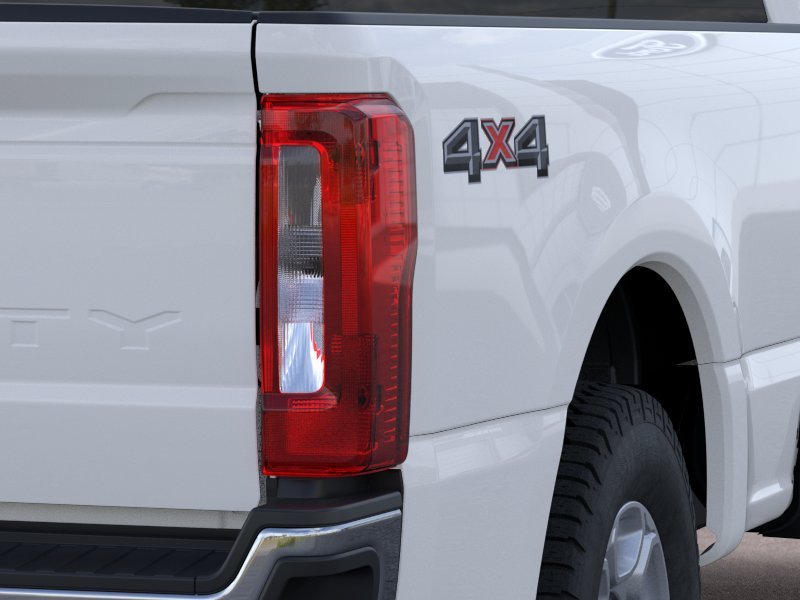 New 2026 Oxford White Ford F-350® XLT image 21