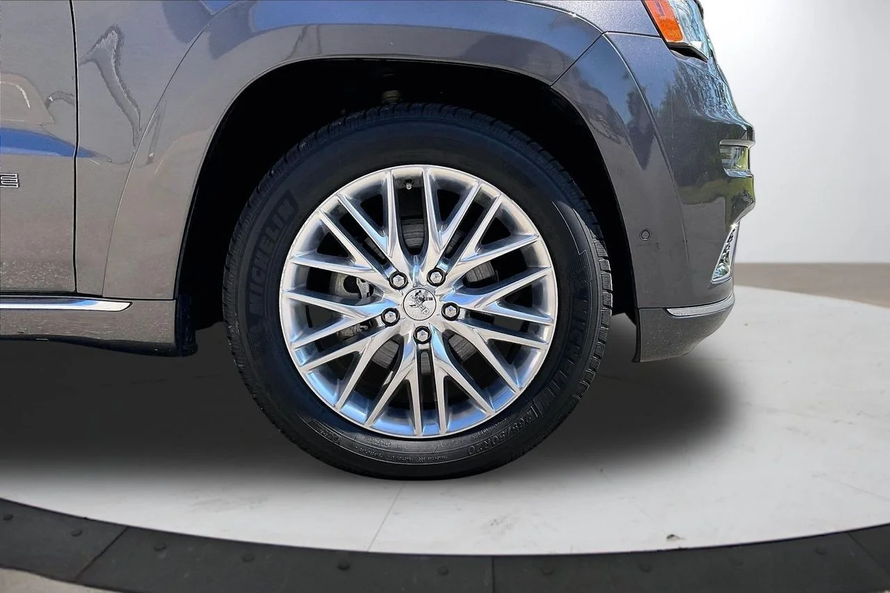 Certified Used 2017 Gray Jeep Summit image 36