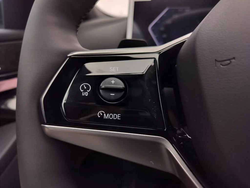 New 2027 Dark Graphite Metallic BMW 530i image 14