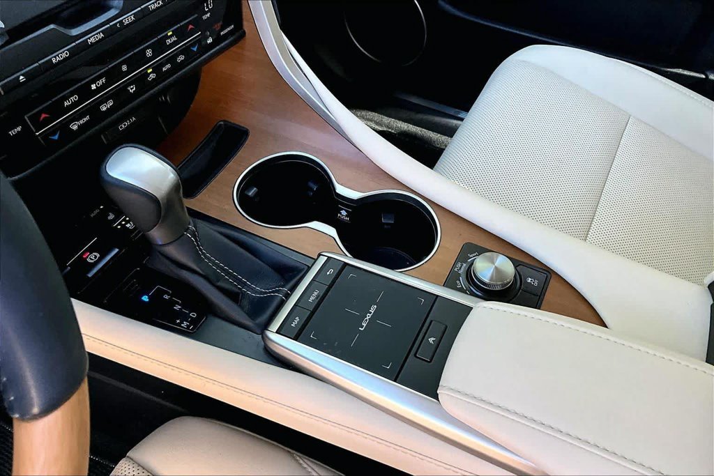 Used 2022 Black Lexus 350 image 17