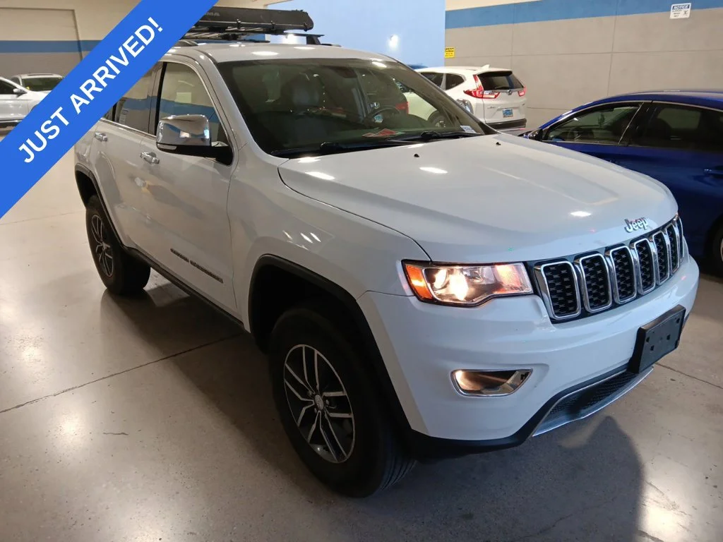 Used 2017 Bright White Clearcoat Jeep Limited image 2