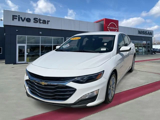 Used 2025 White Chevrolet LT image 3