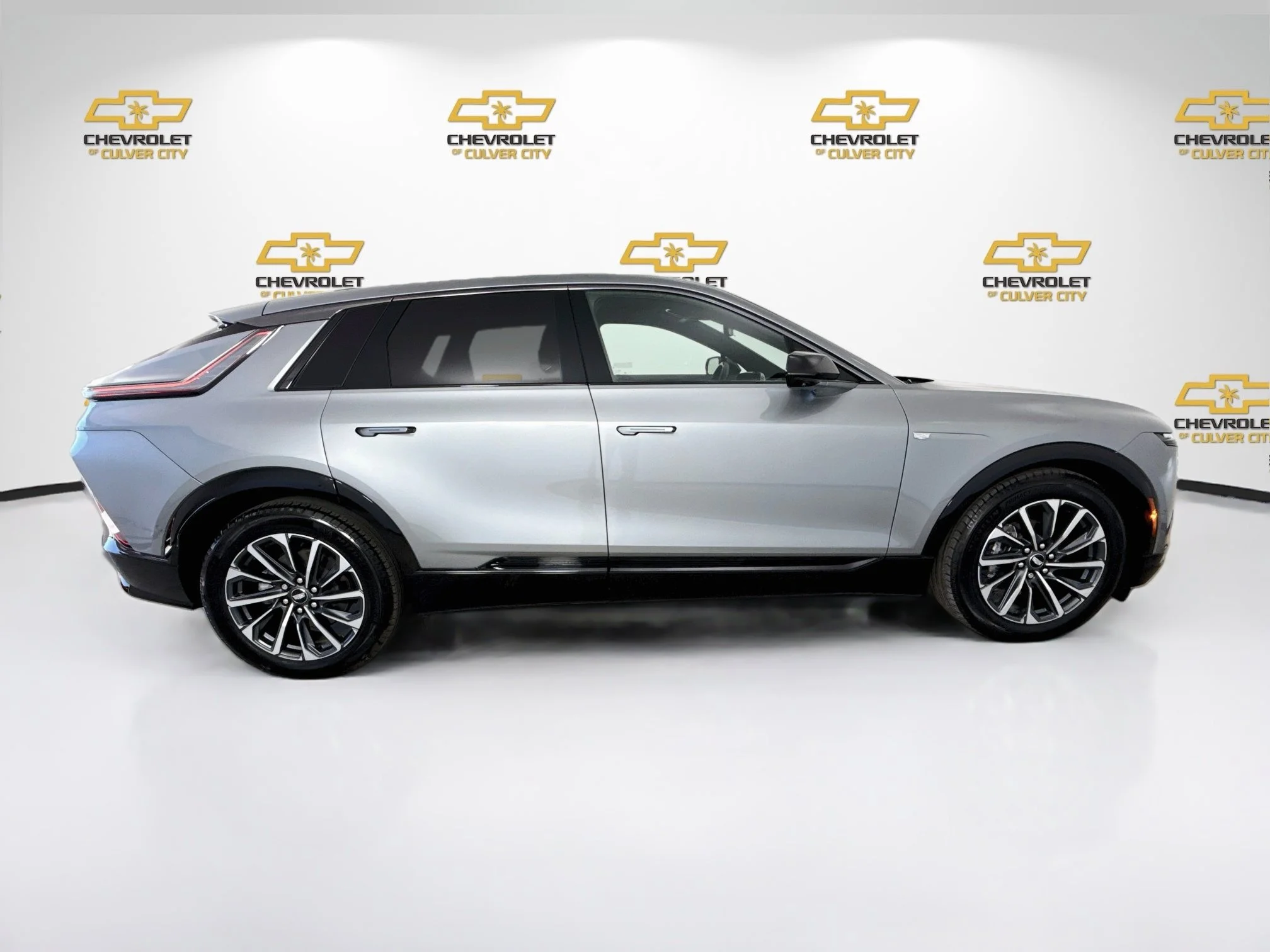Used 2024 Argent Silver Metallic Cadillac Sport 3 image 9
