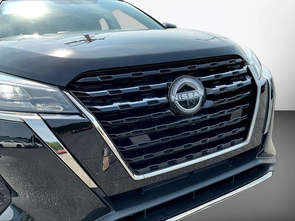 Used 2024 Black Nissan SR image 29