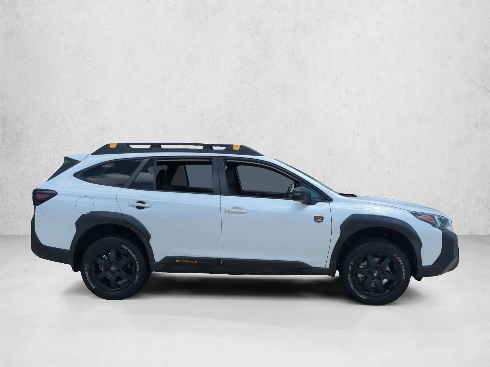 Used 2024 Crystal White Pearl Subaru Wilderness image 4