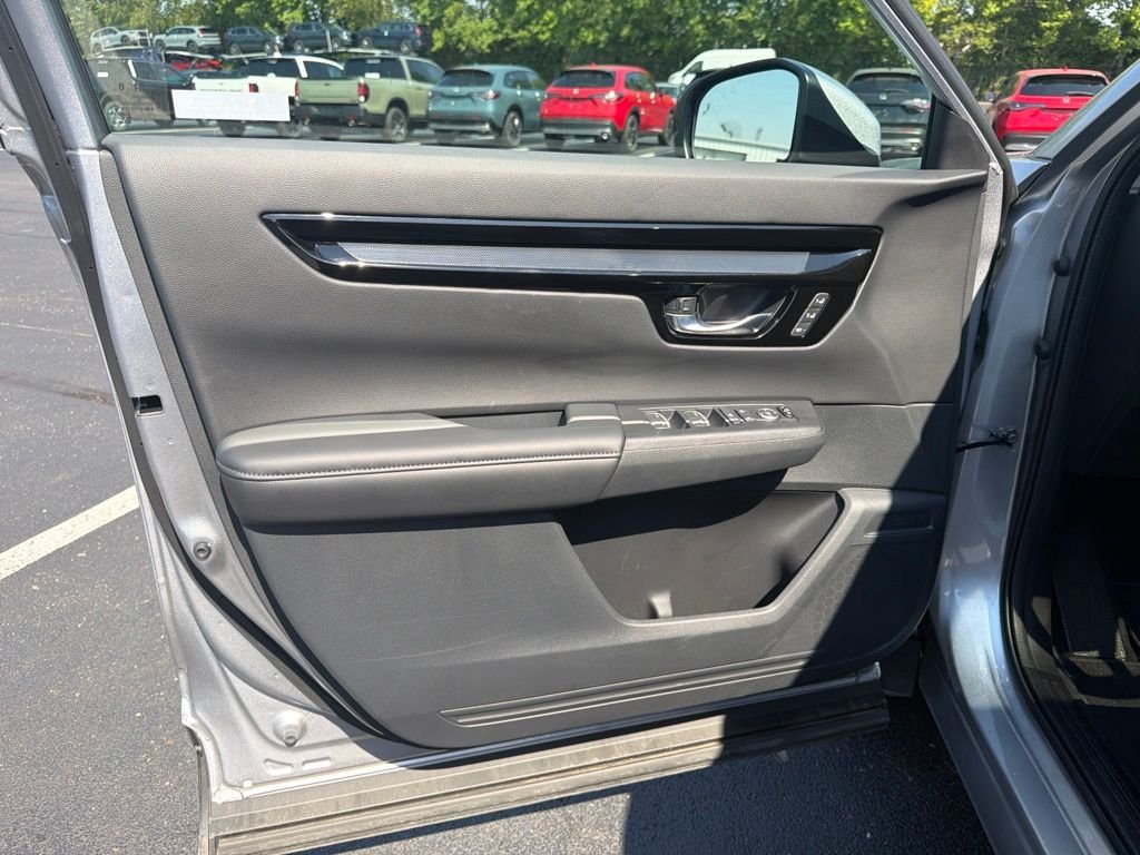Used 2026 Solar Silver Metallic Honda EX-L image 18