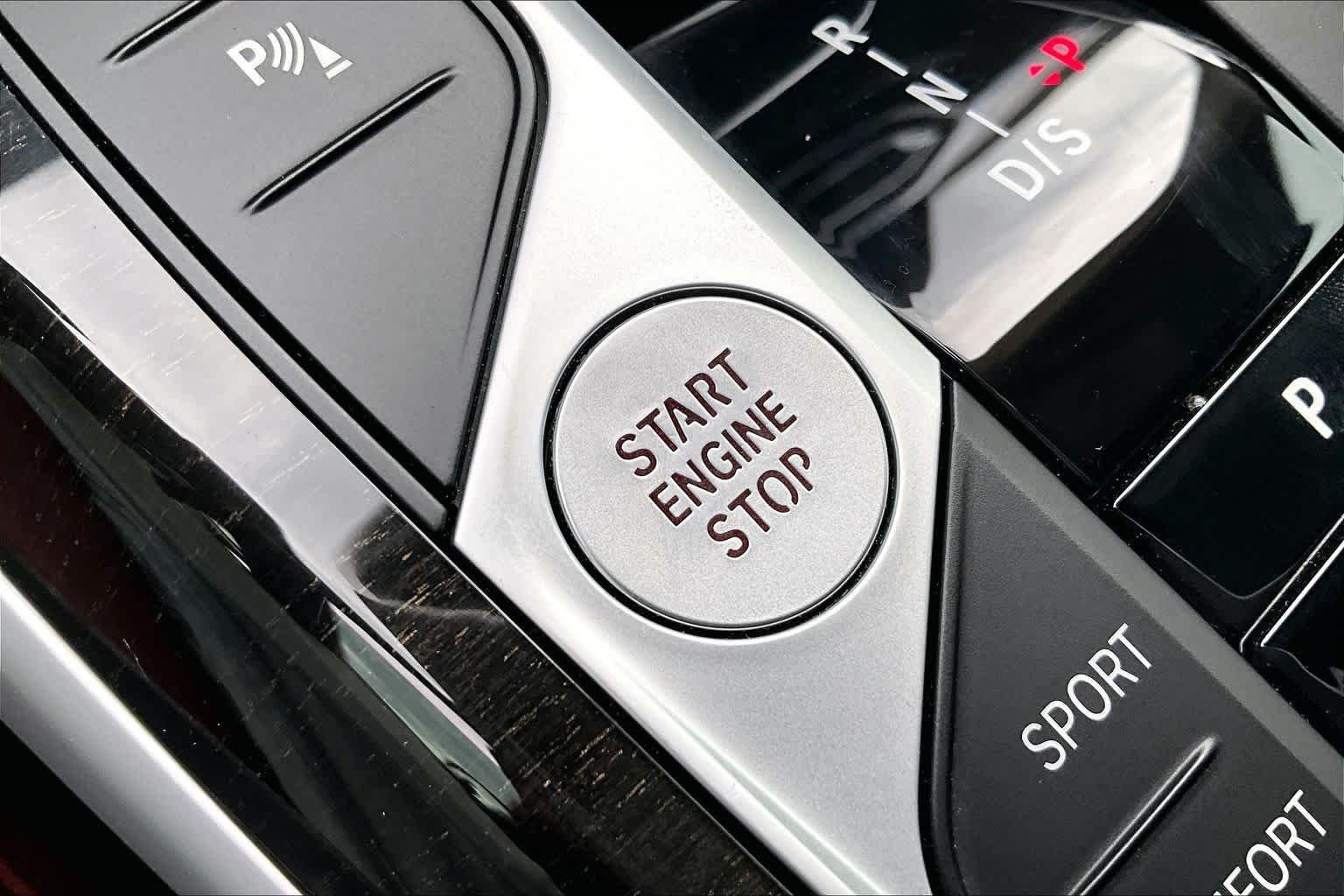 Used 2024 Black Sapphire Metallic BMW M440i image 31