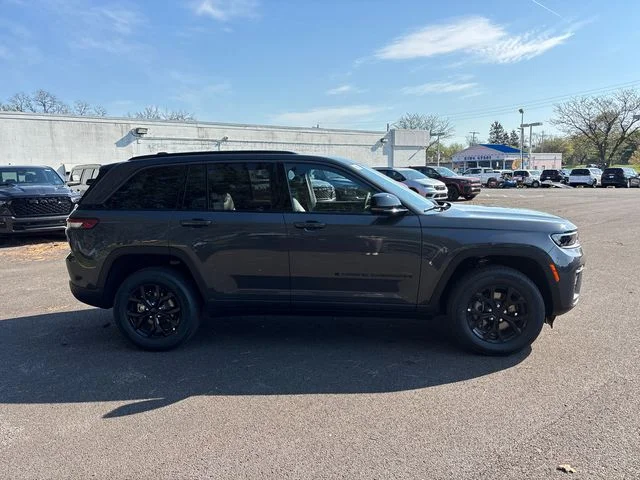 New 2026 Baltic Gray Metallic Clear-Coat Exterior Paint Jeep Altitude image 28