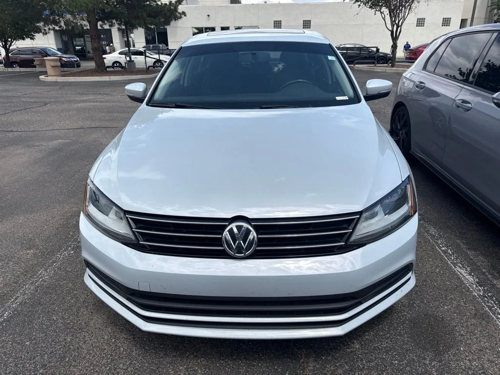 Used 2017  Volkswagen 1.4T SE image 4