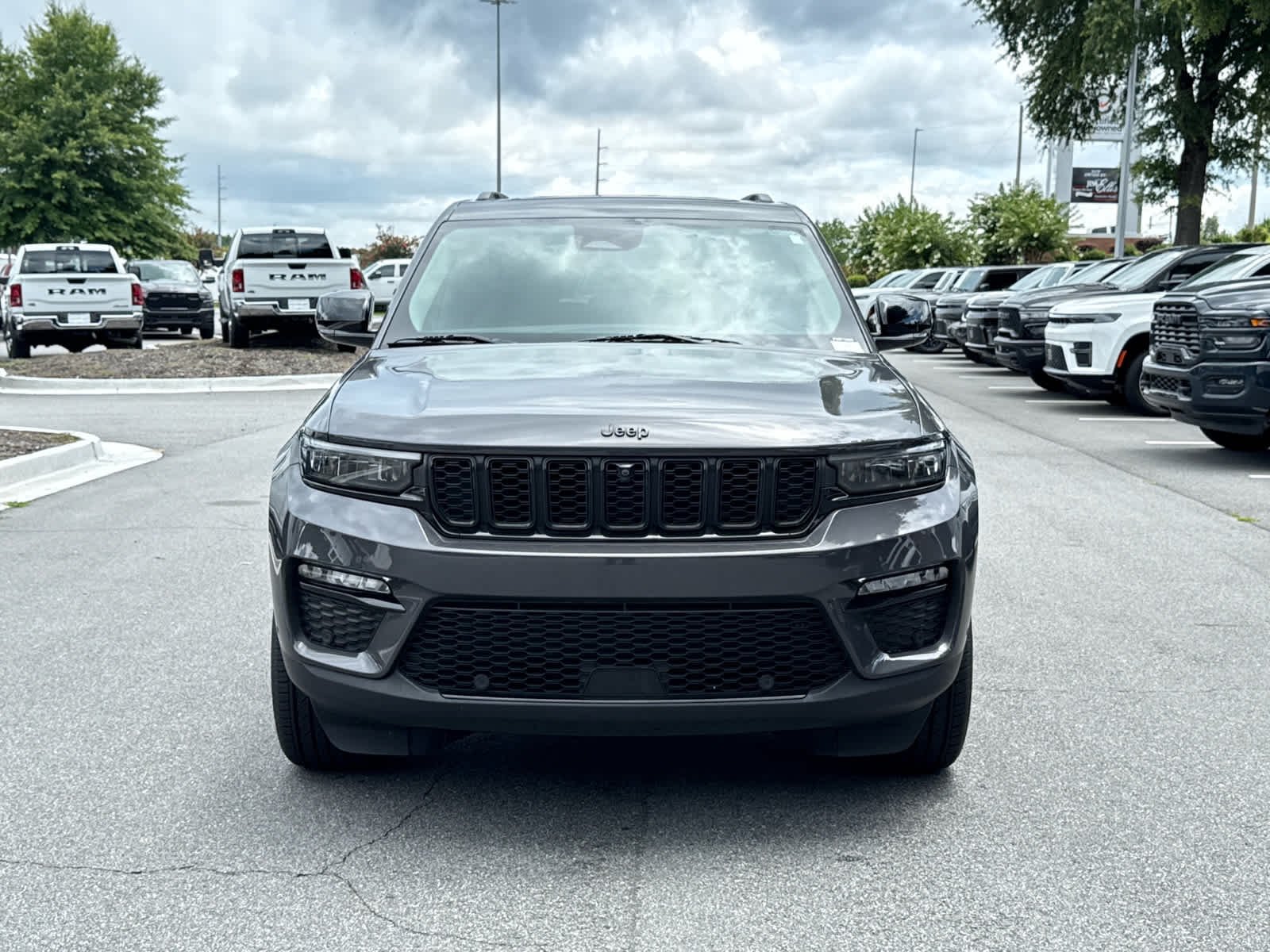 Used 2023 Baltic Gray Metallic Clearcoat Jeep Limited image 8