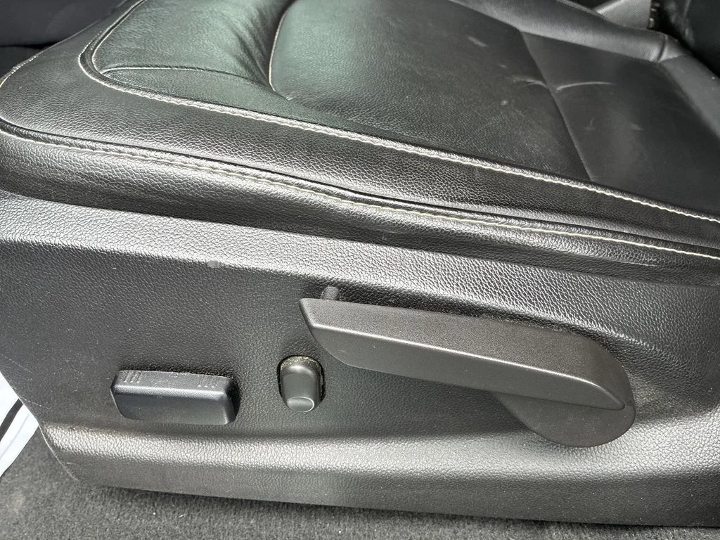Used 2022 Blue Chevrolet ZR2 image 12