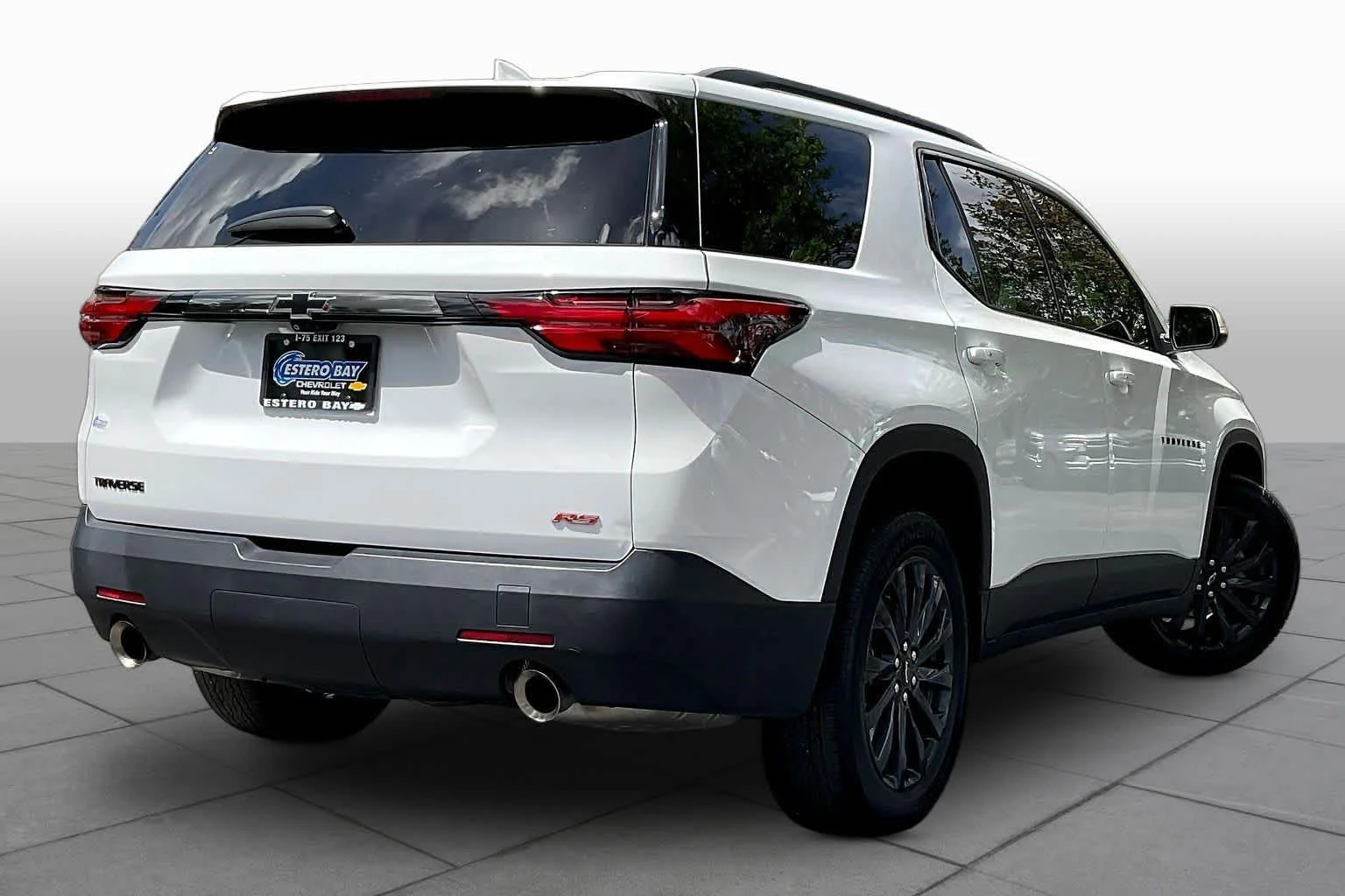 Used 2023 Summit White Chevrolet RS image 13