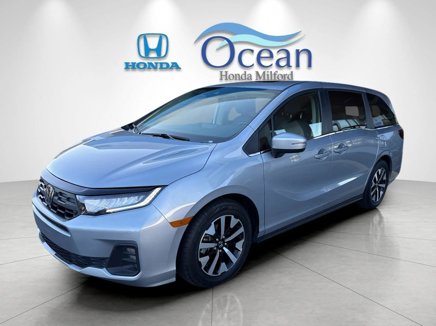 Used 2025 Solar Silver Metallic Honda EX-L image 7