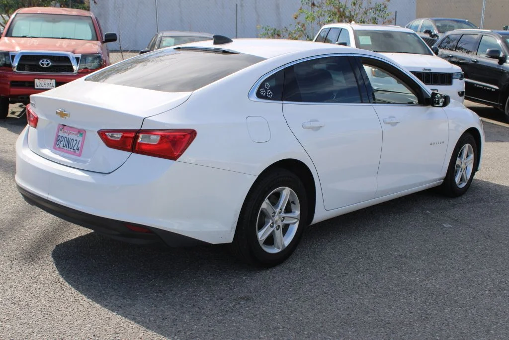 Used 2020 White Chevrolet LS image 4